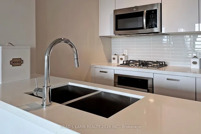 Additional image 11 of 608 Richmond St Unit 520