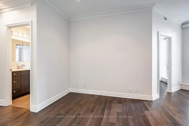 Additional image 6 of 38 Avenue Rd Unit 902