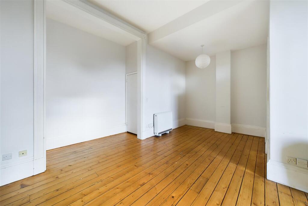 Additional image 28 of FLAT FOR UPDATING | BA1