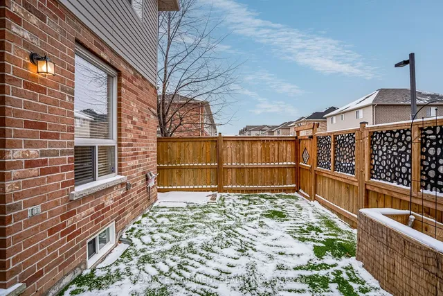 Additional image 27 of 24 Marina Point Cres