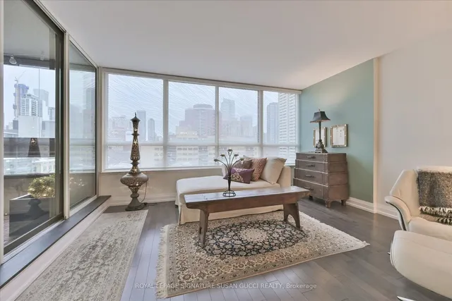 Additional image 10 of 130 Carlton St Unit 810