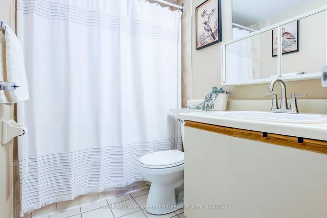 Additional image 20 of 55 Centre Ave Ave Unit 2001