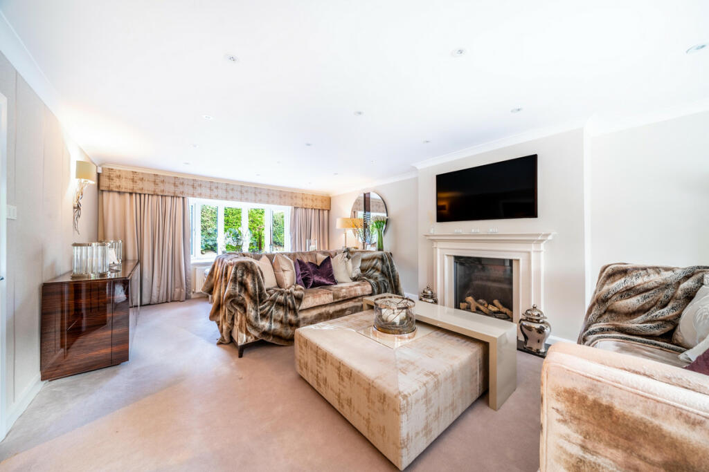 Additional image 16 of Denehurst Close, Barnt Green, Worcestershire B45 8HR