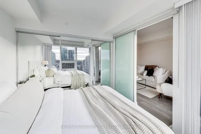 Additional image 10 of 19 Western Battery Rd Unit 1816