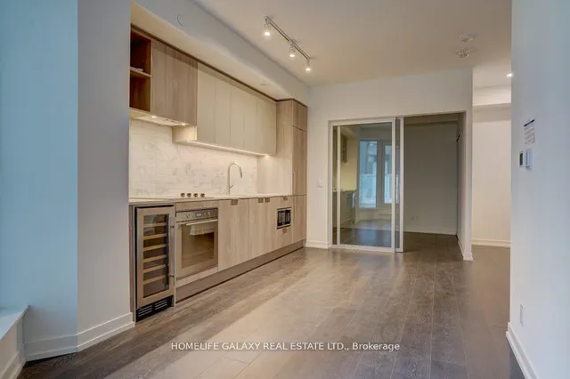 Additional image 9 of 2020 Bathurst St Unit 307