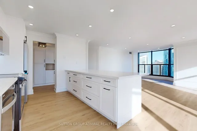 Additional image 10 of 33 Elmhurst Ave Unit 2401