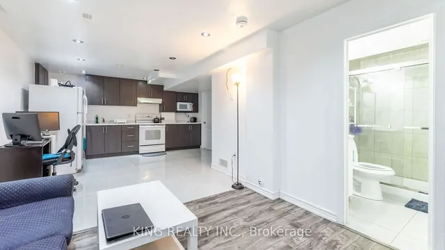 Additional image 31 of 8 Hummingbird Crt