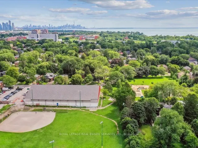 Additional image 39 of 18 Thirty Third St