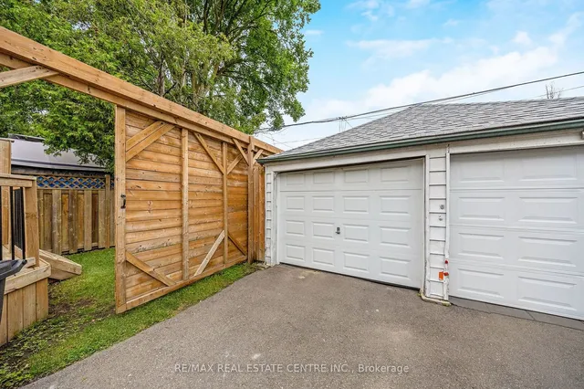 Additional image 38 of 323 Kipling Ave