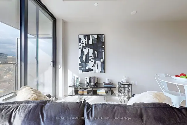 Additional image 5 of 195 McCaul St Unit 913