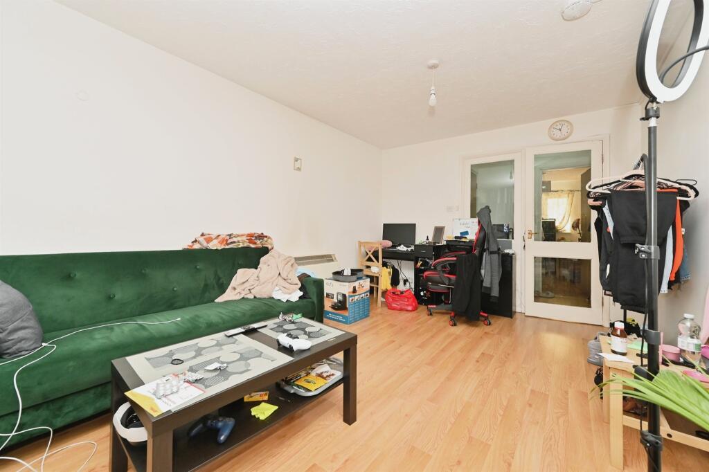 Additional image 6 of Tudor Close, Hatfield