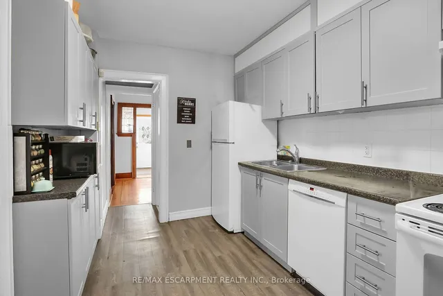 Additional image 12 of 21 Paisley Ave