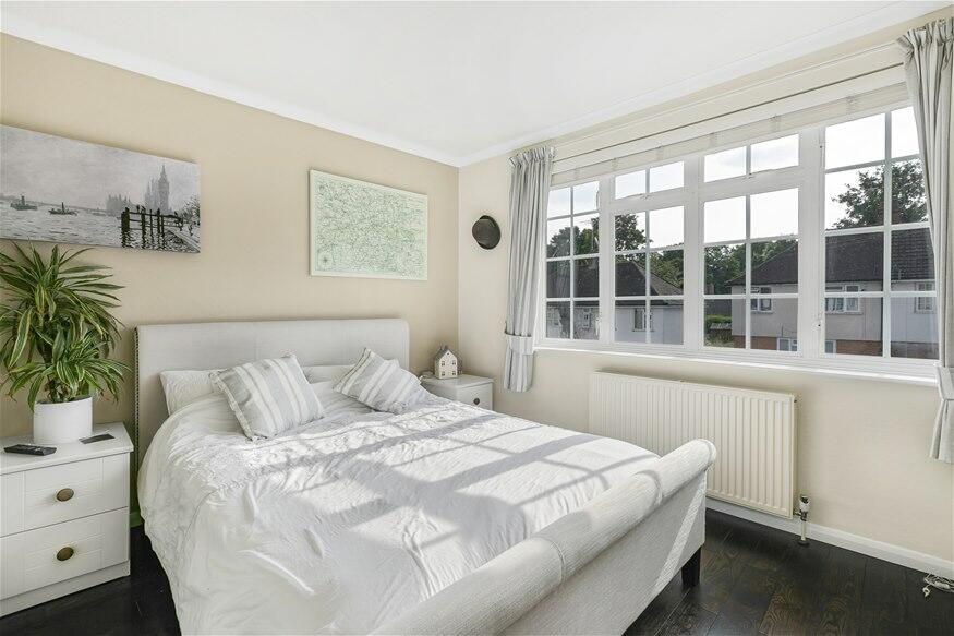 Additional image 8 of Hyde View Road, Harpenden, AL5