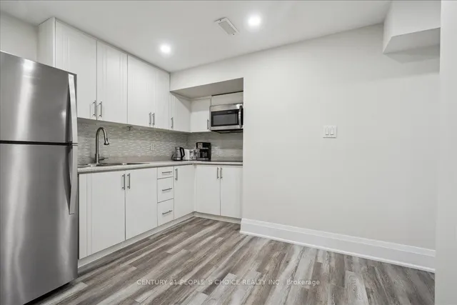 Additional image 23 of 1190 Duignan Cres