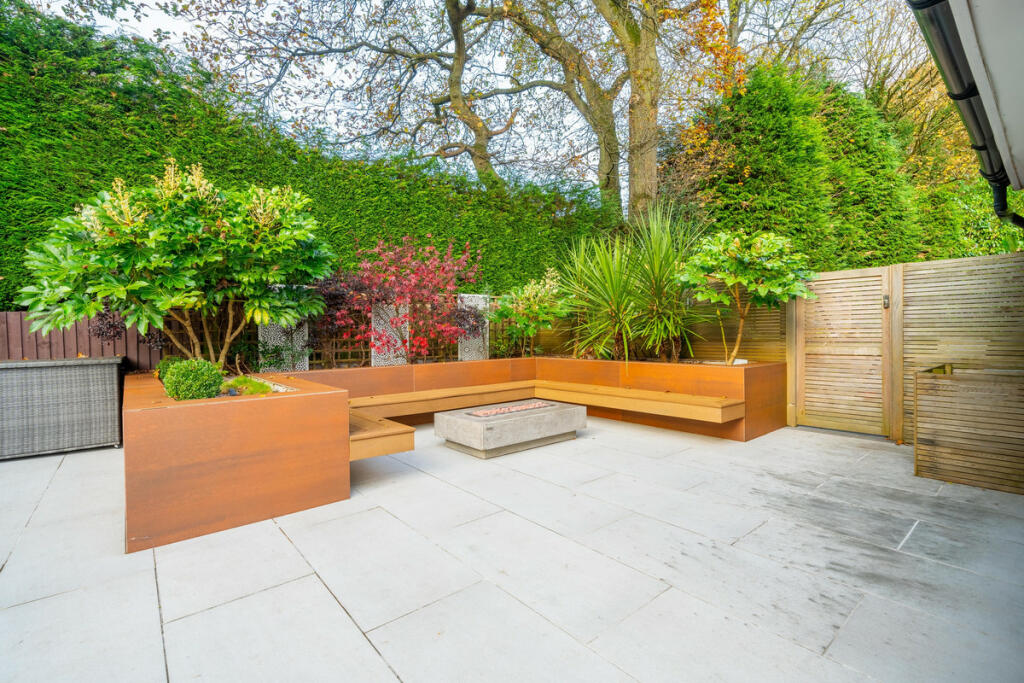 Additional image 41 of Denehurst Close, Barnt Green, Worcestershire B45 8HR
