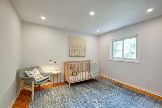 Additional image 24 of 116 Scarboro Cres