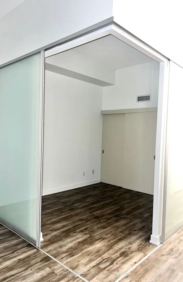 Additional image 3 of 126 Simcoe St Unit 702