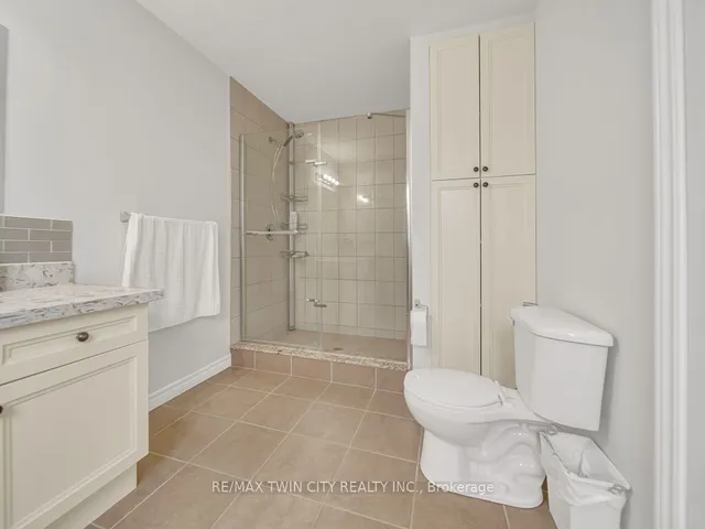 Additional image 24 of 46 Woodbine Ave