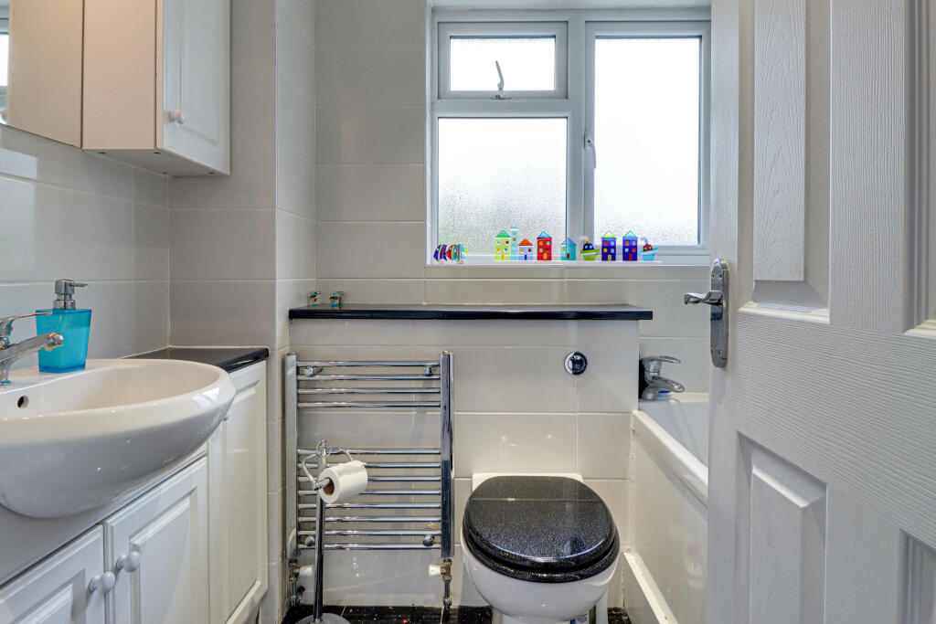 Additional image 20 of Kinsbourne Close, Harpenden, Hertfordshire, AL5