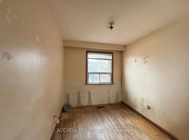 Additional image 14 of 684 Manning Ave