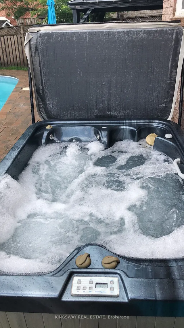 Additional image 39 of 570 Enfield Rd