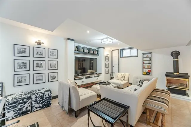 Additional image 41 of 168 Lovers Lane