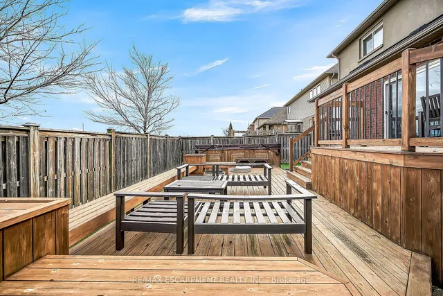 Additional image 32 of 31 Showcase Dr