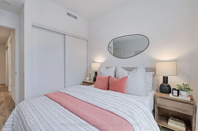 Additional image 33 of 164 Logan Ave Unit TH127