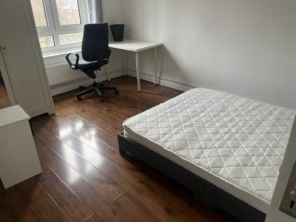 Additional image 7 of 4 , Broadfield Walk