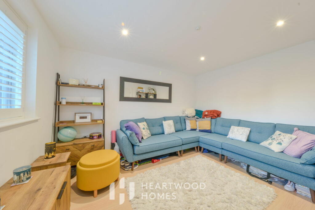 Additional image 10 of Summerfield Close, London Colney, St Albans AL2 1PT