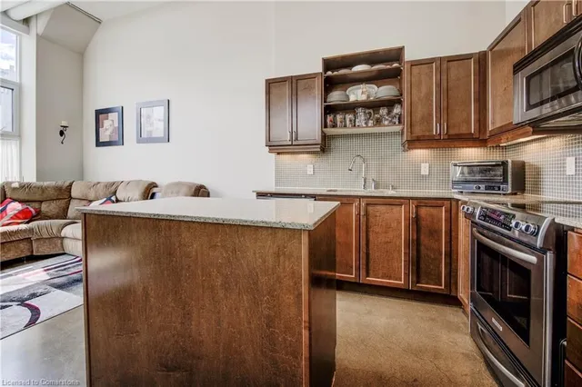 Additional image 14 of 404 King St Unit 102