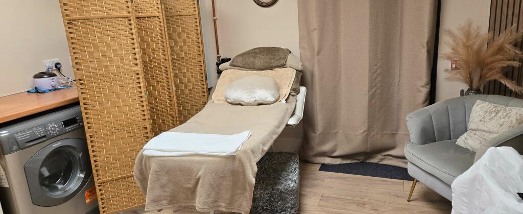 Additional image 11 of Salon Excel, Hackett Place, Hilperton, Trowbridge, Wiltshire. BA14 7GW