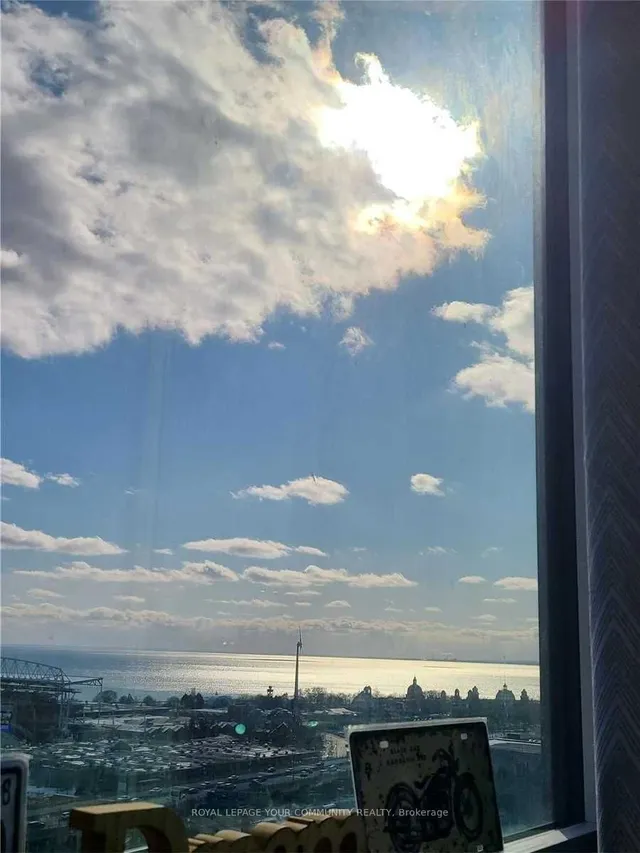 Additional image 10 of 135 East Liberty St Unit 1503