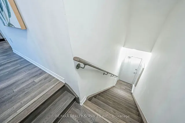 Additional image 4 of 20 Halliford Pl Unit 108