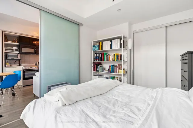 Additional image 32 of 6 Parkwood Ave Unit 303