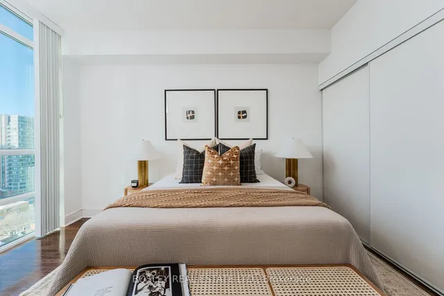 Additional image 25 of 26 Norton Ave Unit 1401