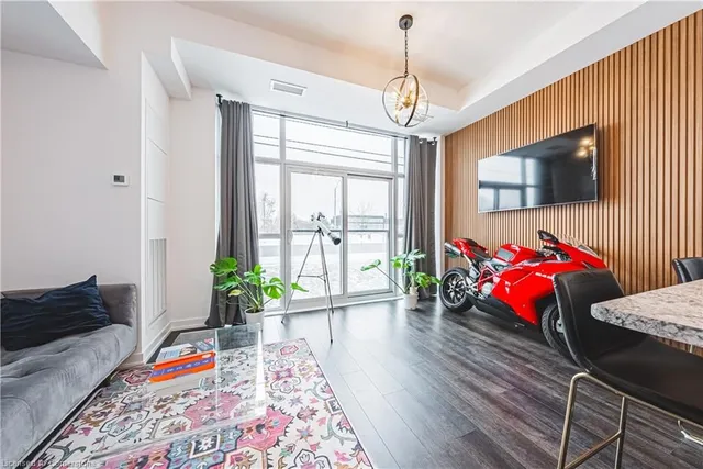 Additional image 7 of 470 Dundas Street East Unit 102