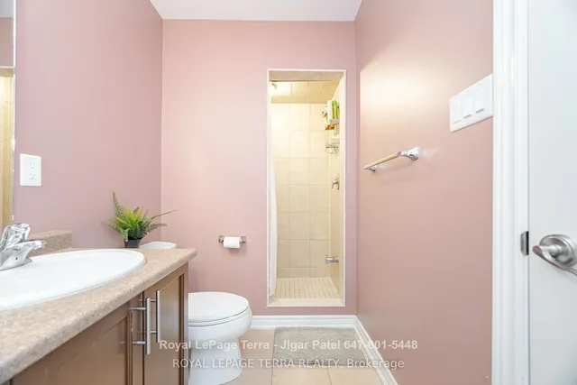 Additional image 34 of 2220 Queensway Dr Unit 2