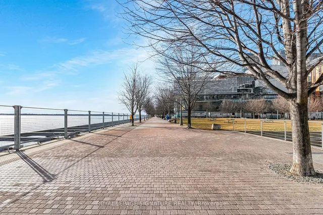 Additional image 35 of 55 Merchants' Wharf Unit 428