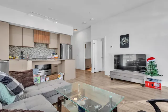 Additional image 17 of 10 Lagerfeld Dr