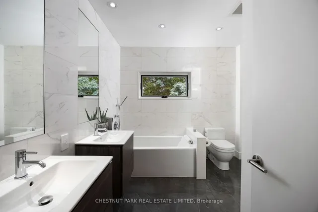 Additional image 17 of 19 Woodlawn Ave