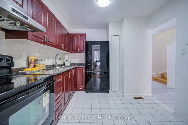 Additional image 8 of 210 Sprucewood Crt