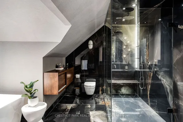 Additional image 25 of 19 Woodlawn Ave