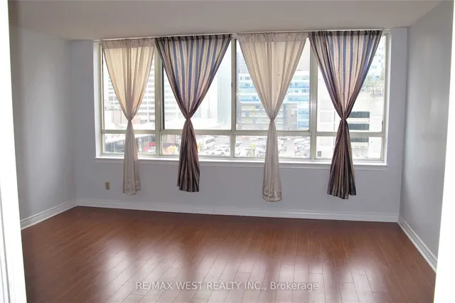 Additional image 7 of 633 Bay St Unit 516