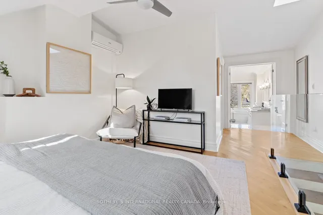 Additional image 34 of 184 Macpherson Ave