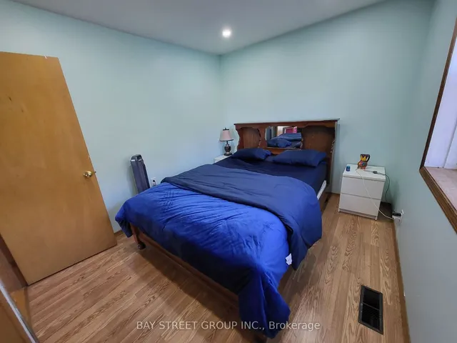 Additional image 9 of 11 Penny Lane