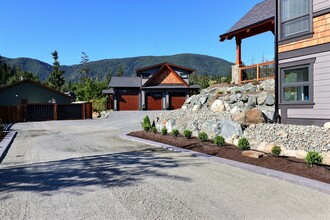 Additional image 4 of 7343 Lakefront Pl