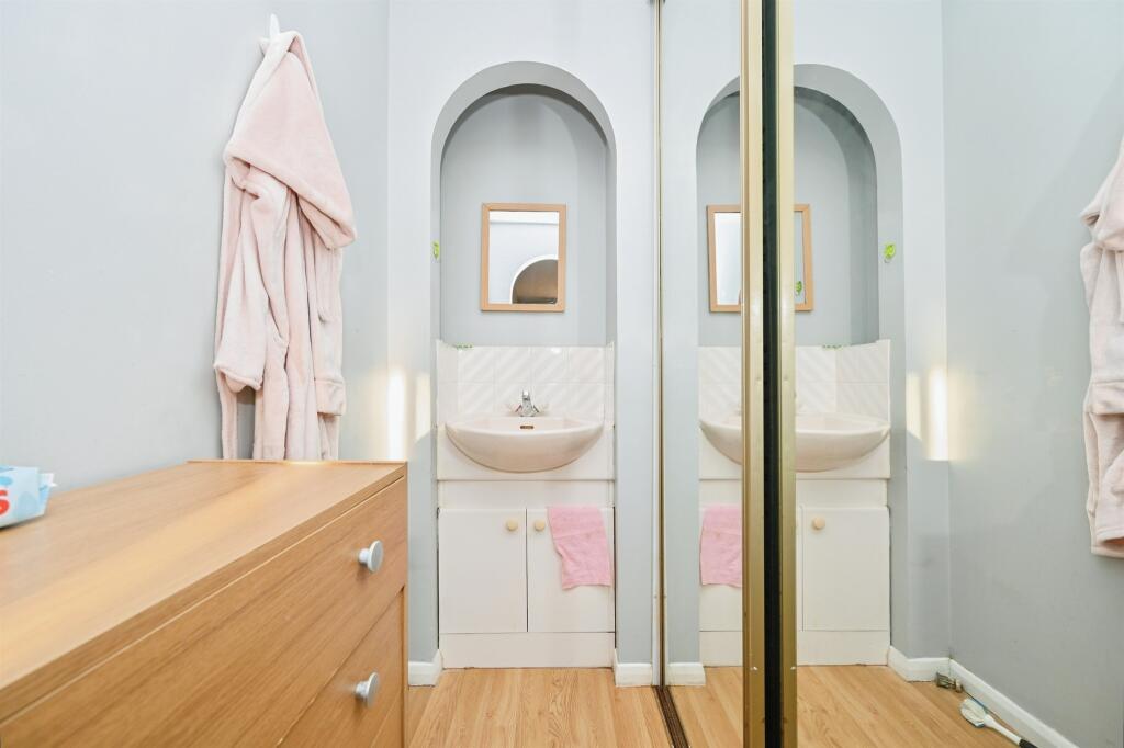 Additional image 7 of Tudor Close, Hatfield