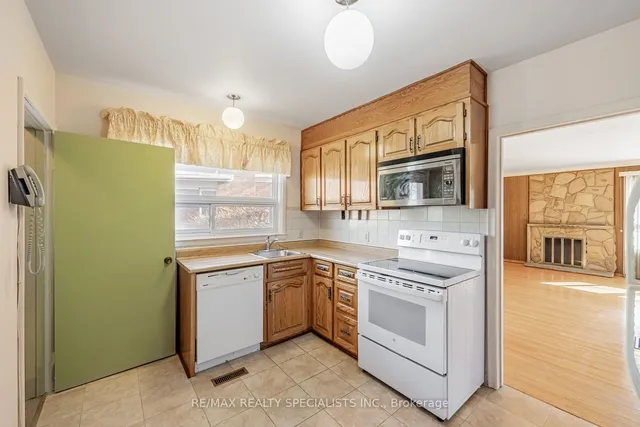 Additional image 12 of 8 Rollins Pl