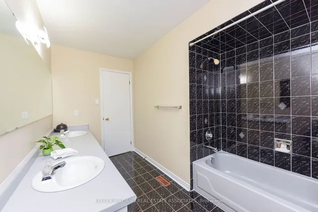 Additional image 26 of 116 Mountainash Rd